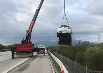 Çeşme Otoyolu'ndaki kaza, araç kamerasında