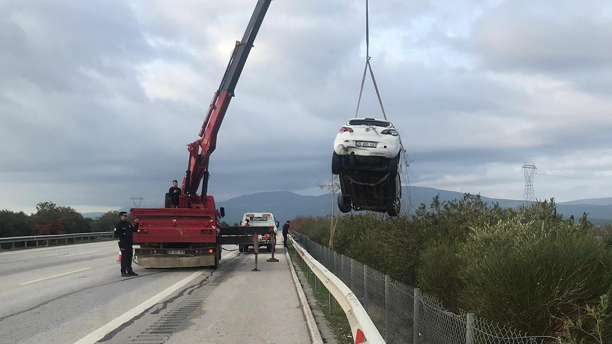 Çeşme Otoyolu'ndaki kaza, araç kamerasında