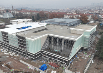 Altınpark Yüzme Havuzu sil baştan inşa ediliyor