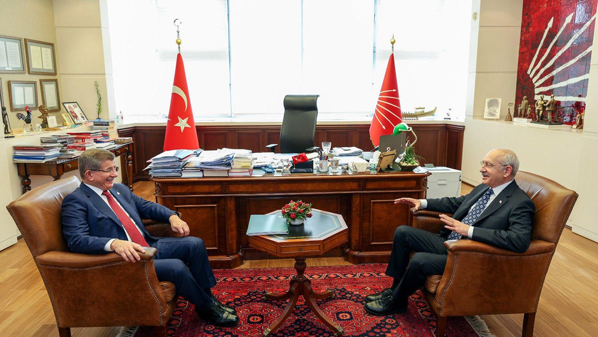 Davutoğlu, Kılıçdaroğlu'nu ziyaret etti