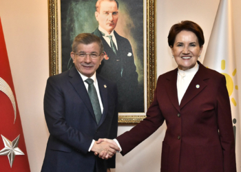 Davutoğlu'ndan Akşener'e ziyaret