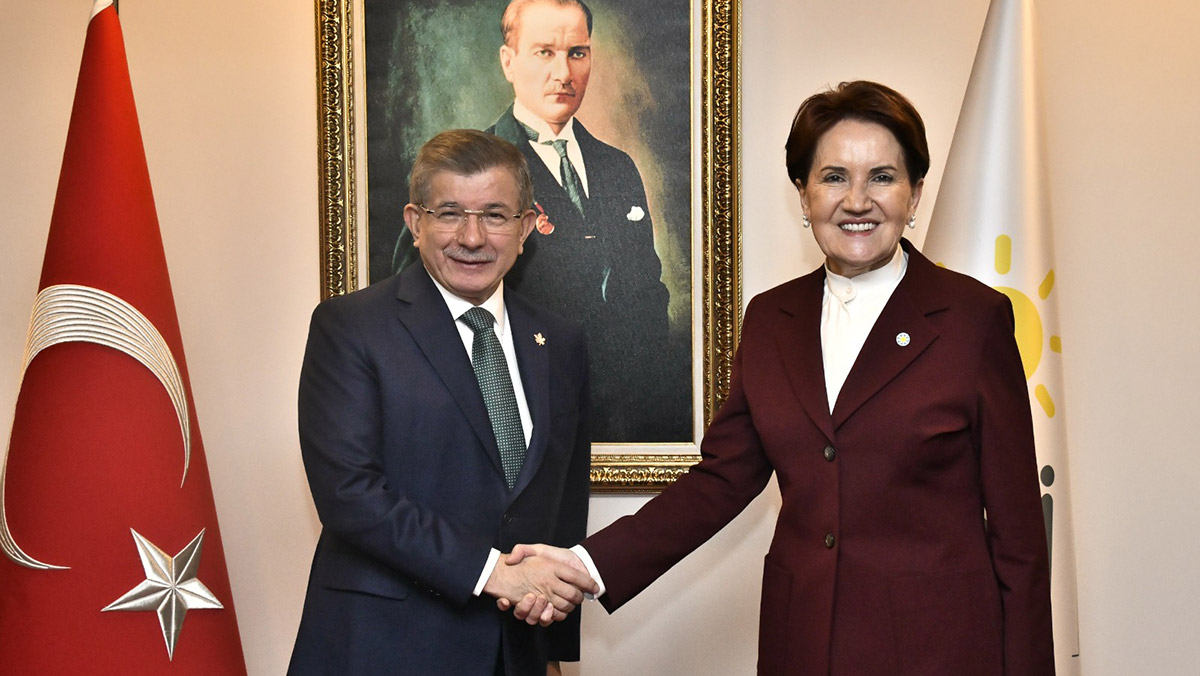 Davutoğlu'ndan Akşener'e ziyaret