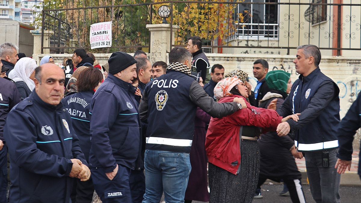 Diyarbakır'da kadınlara tahsis edilen pazar yerinde gerginlik