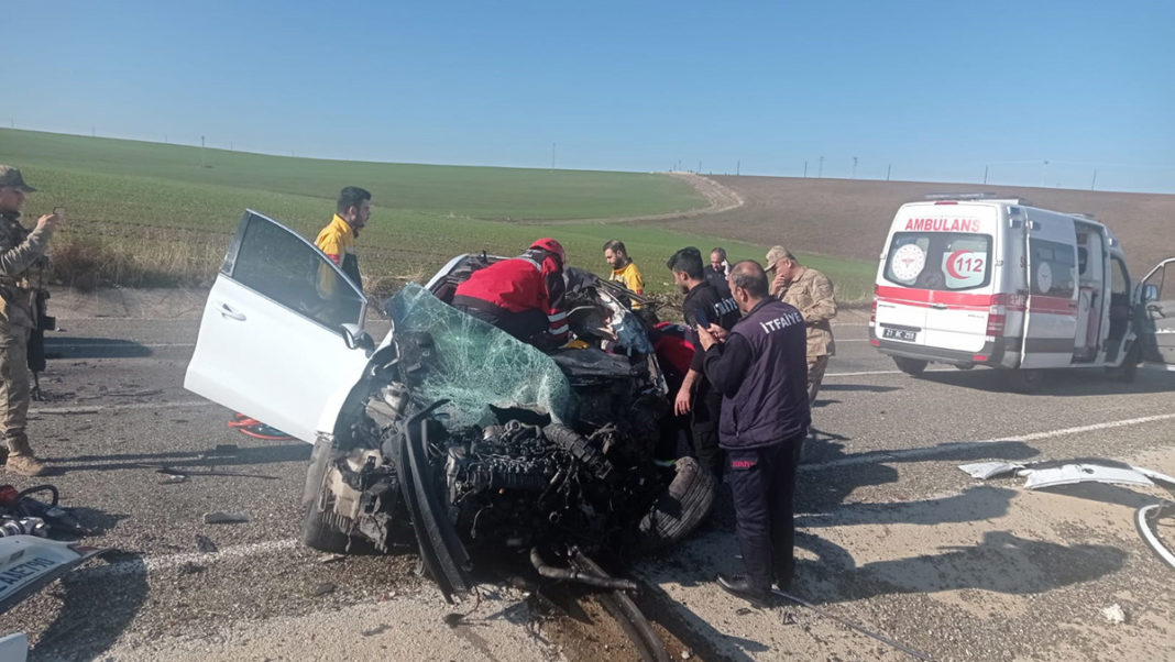 Diyarbakır'da zincirleme kaza: 1 ölü, 2 yaralı