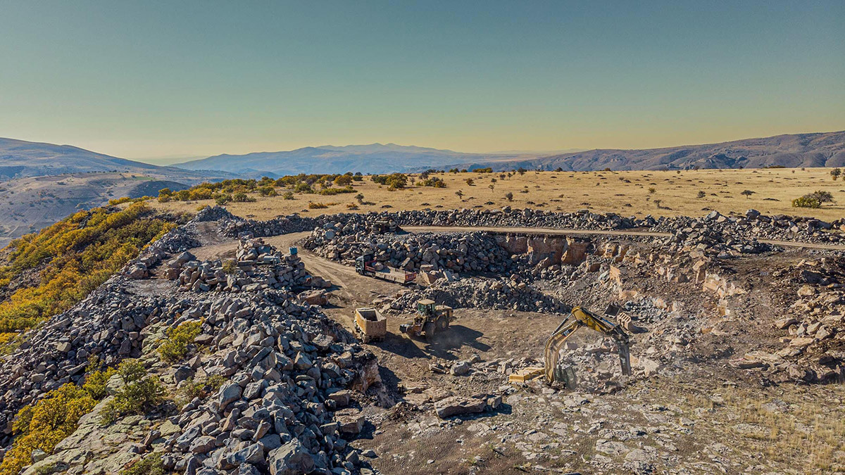 Dünyaya bazalt ve andazit taşı tedarik ediyoruz