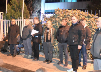 EYT başvurusu yapmak için geceden sıraya girdiler