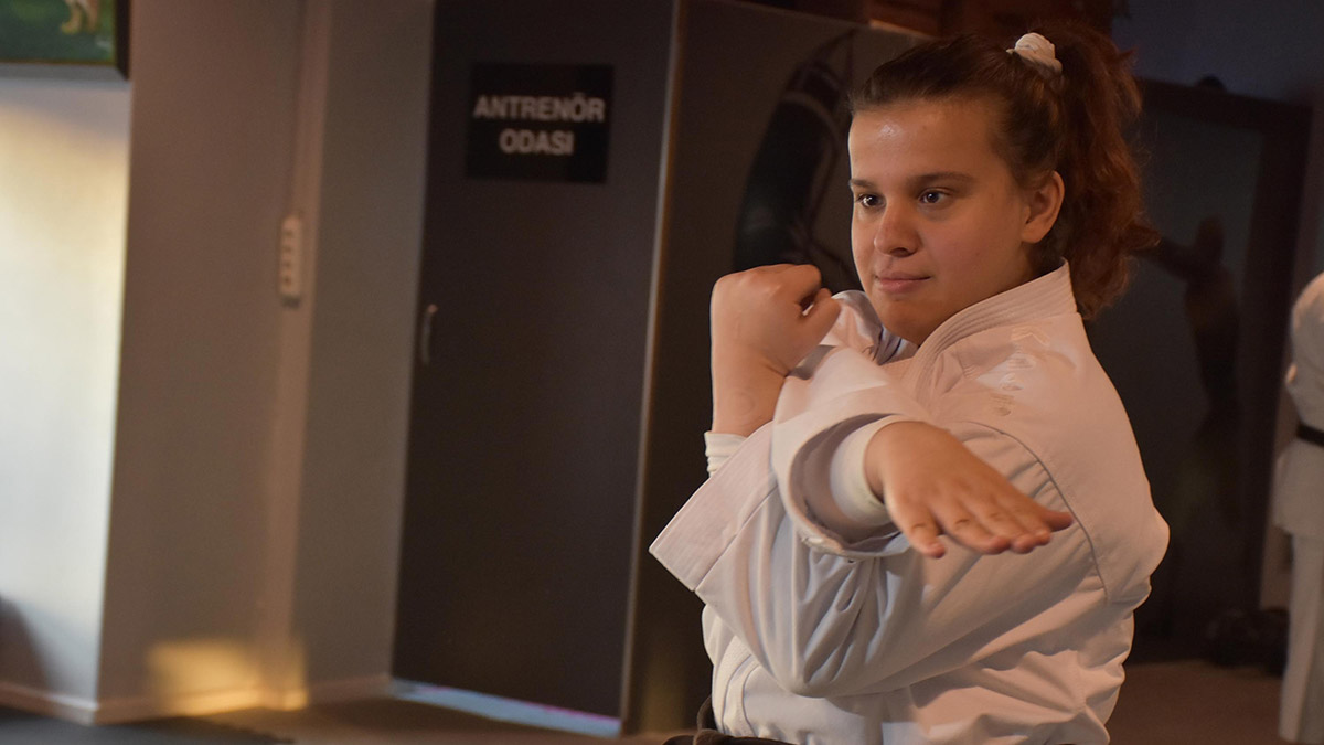 Engelli sporcu Sezen Kaya şampiyonluk getirdi