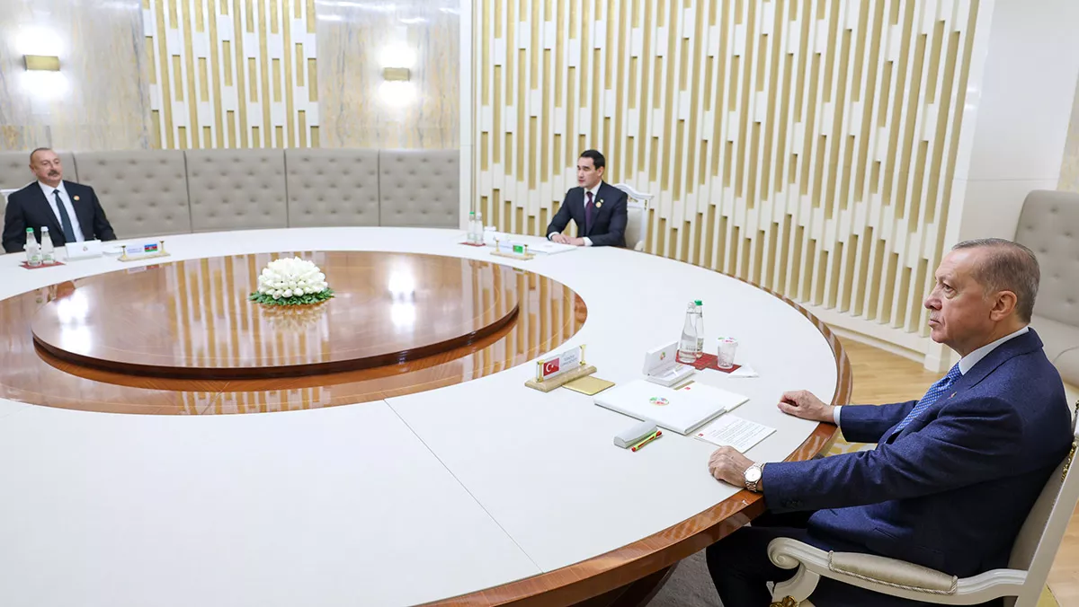 Erdoğan, aliyev ve berdimuhammedov ile görüştü