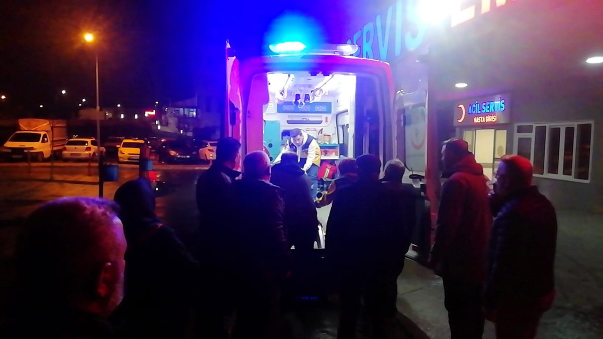 Erzincan'da şarampole devrilen otomobildeki 3 kişi öldü