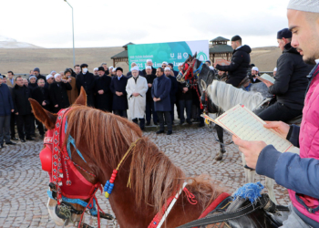 Erzurum'da atlı hafızlar 'Binbir Hatim'i başlattı