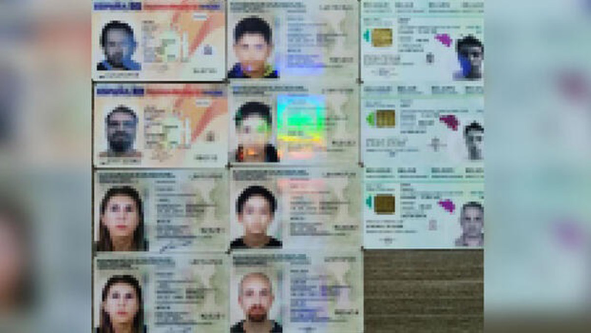 FETÖ üyelerinde sahte yurt dışı kimlikler ele geçirildi