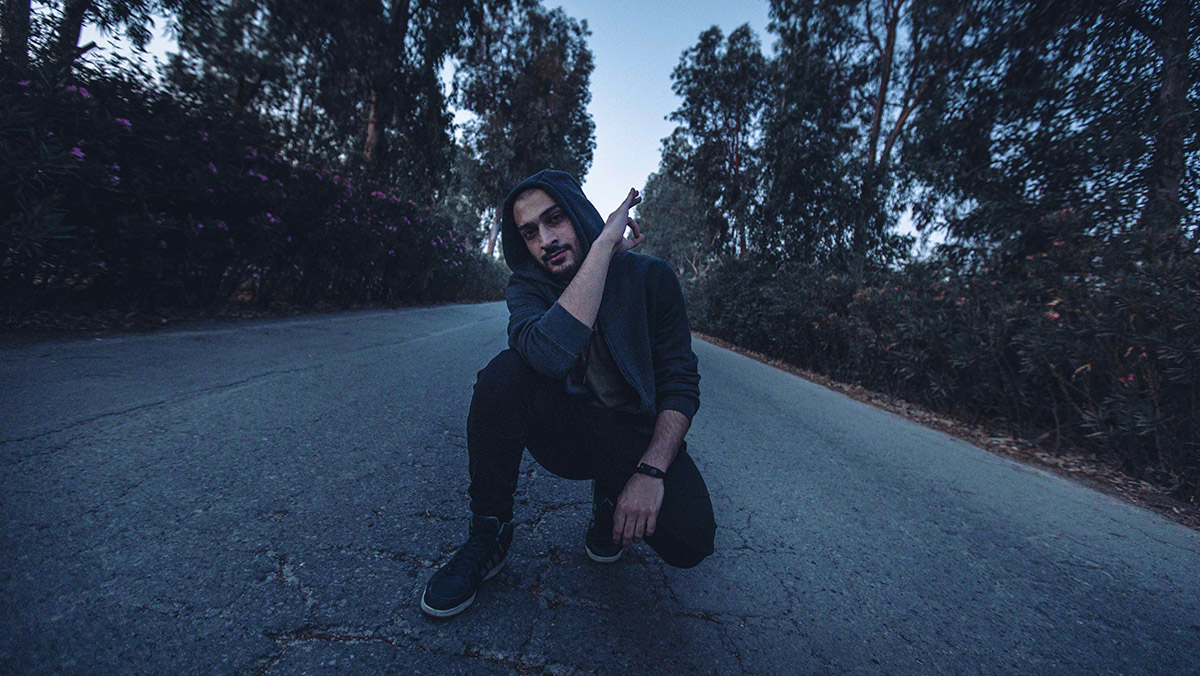 False yeni şarkısı ZELZELE ile listelere girdi