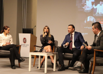 Gazeteciler, 'medyanın dönüşümünü' anlattı