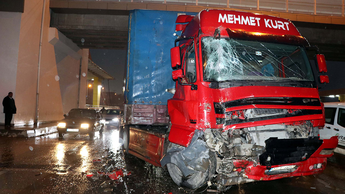 Gaziantep'te zincirleme kaza: 17 yaralı