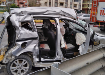 Hafif ticari araca tanker çarptı: 2 ölü, 1 yaralı