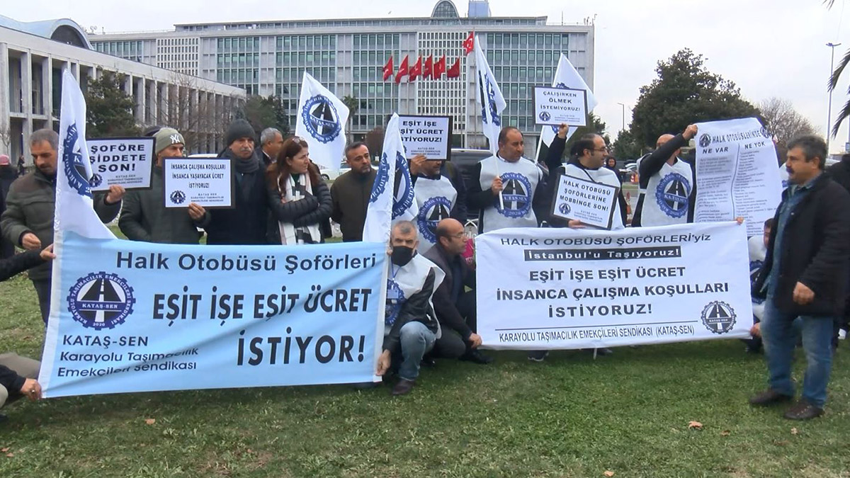 Halk otobüsü şoförlerinden İBB önünde eylem