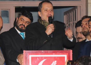 Hepiniz aynı masaya oturun, 9'lu masayı kurun