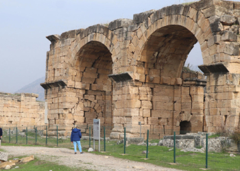 Hierapolis Antik Kenti'nde yıkılma tehlikesi
