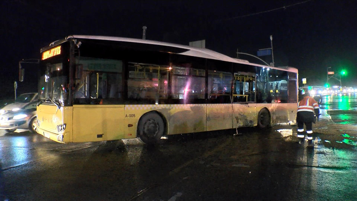 İETT otobüsüyle minibüs çarpıştı; 14 yaralı