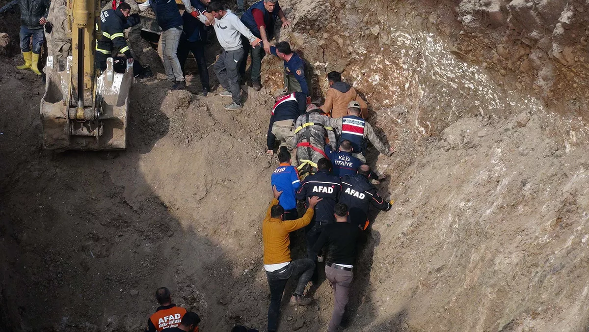 İçme suyu hattı çalışmalarında göçük: 2 işçi öldü