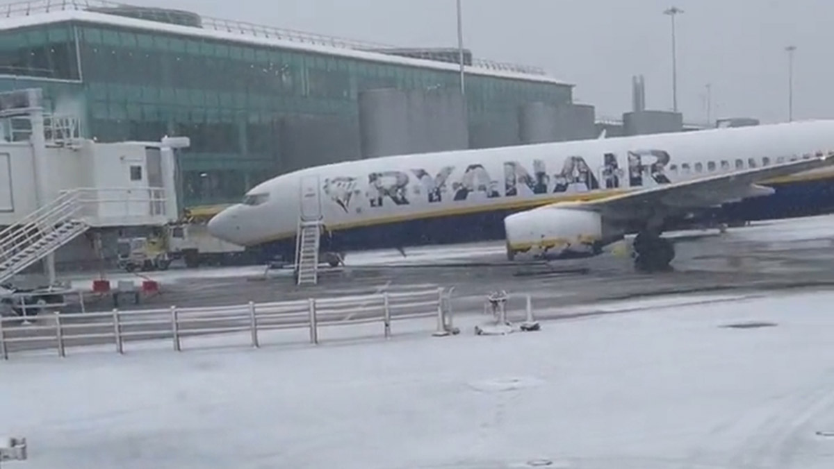 İngiltere'de kar yağışı etkili oldu