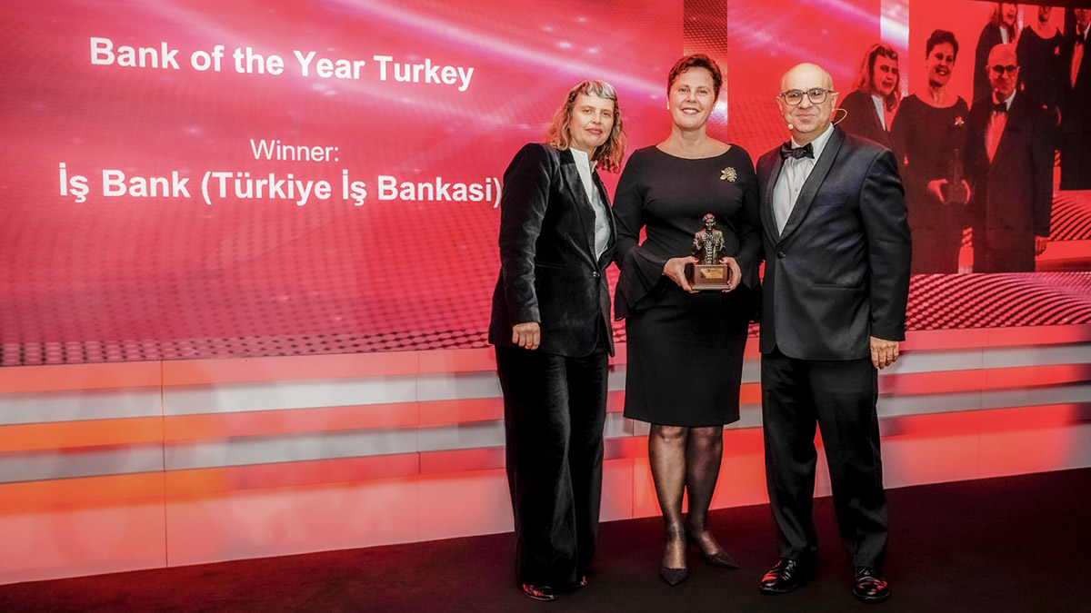İş Bankası 'Yılın Bankası' ödülüne layık görüldü