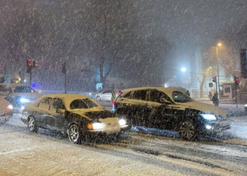 İstanbul'a mevsimin ilk karı düştü