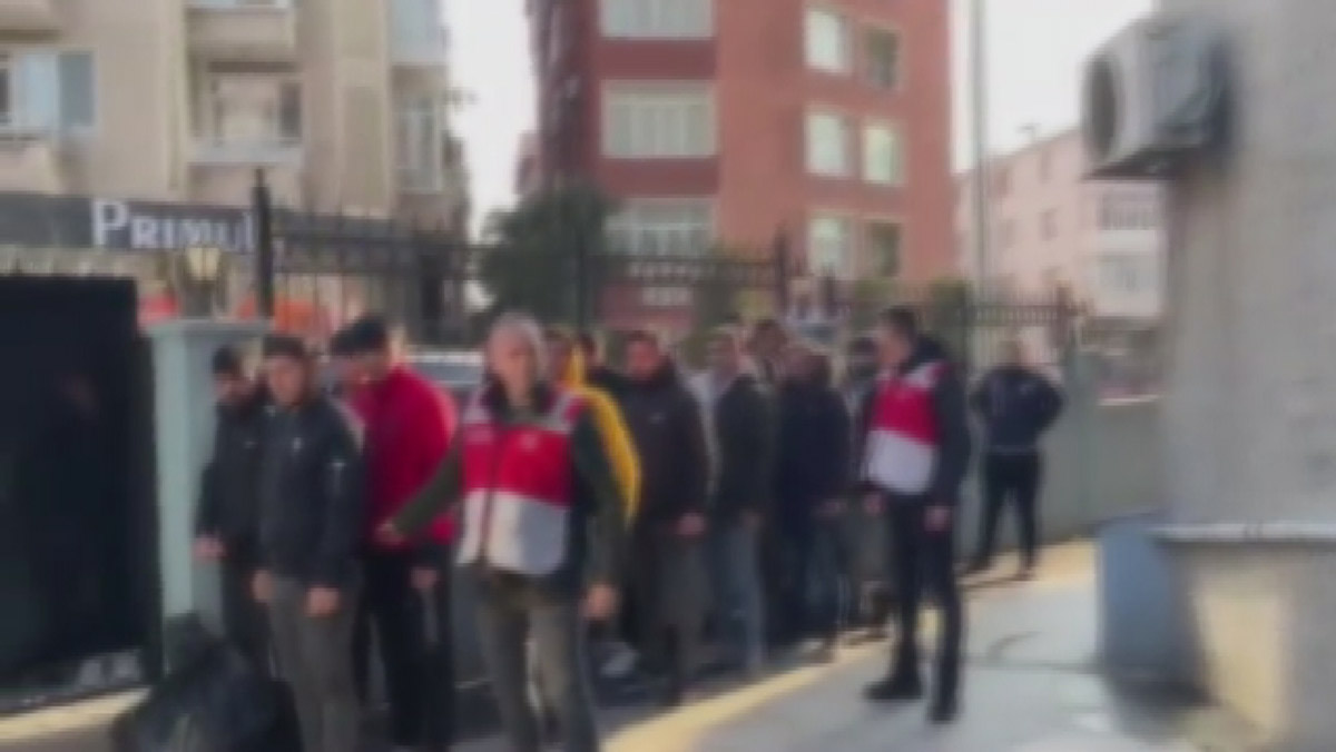 İstanbul'da 3 bin 200 kaçak göçmen yakalandı 