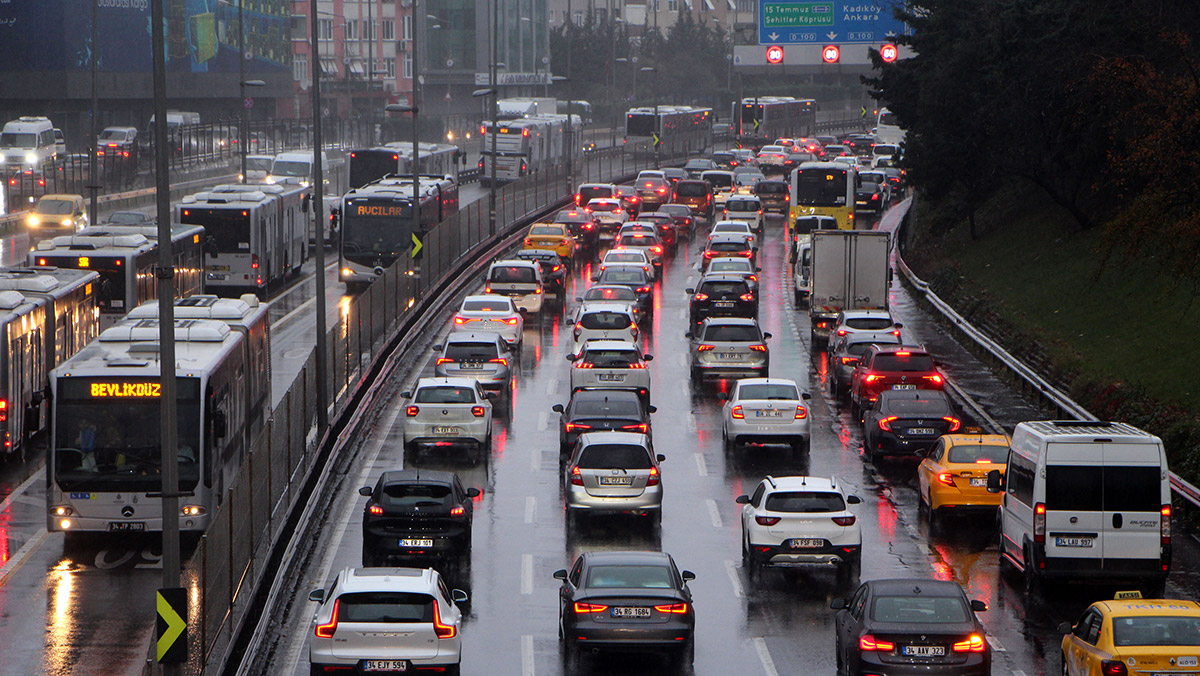 İstanbul'da yağmur trafiği