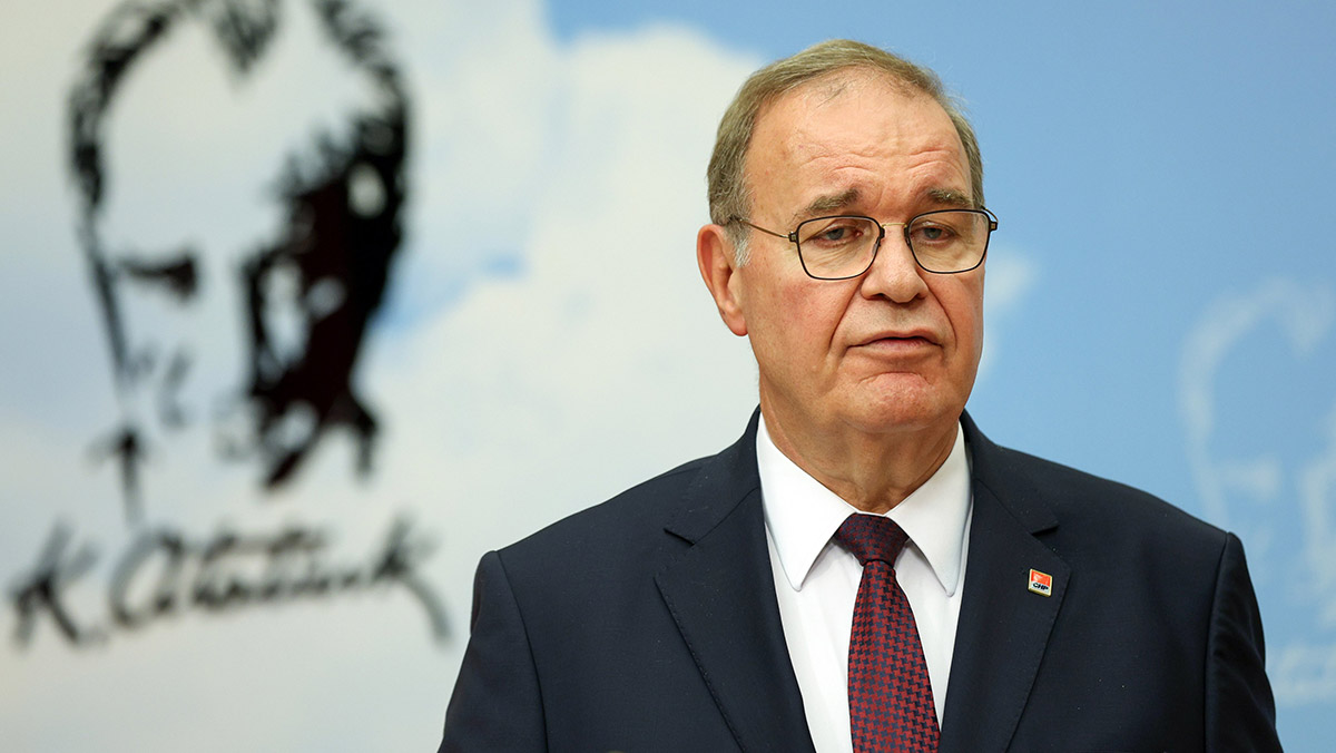 Karar tamamen siyasi, dokunanın elini yakar