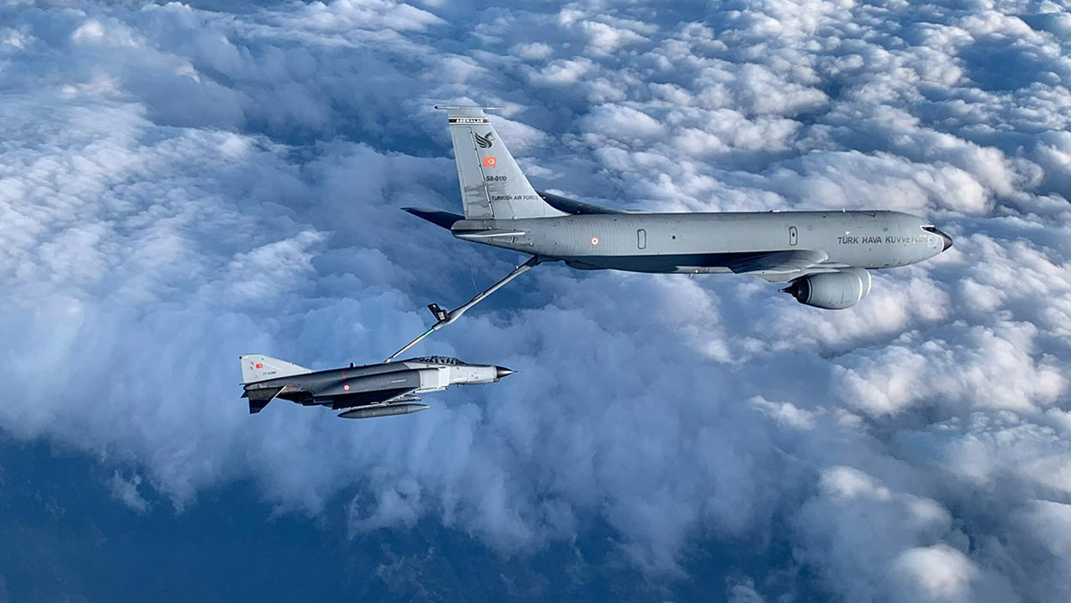 Kıbrıs'ın güneyinde eğitim uçuşu