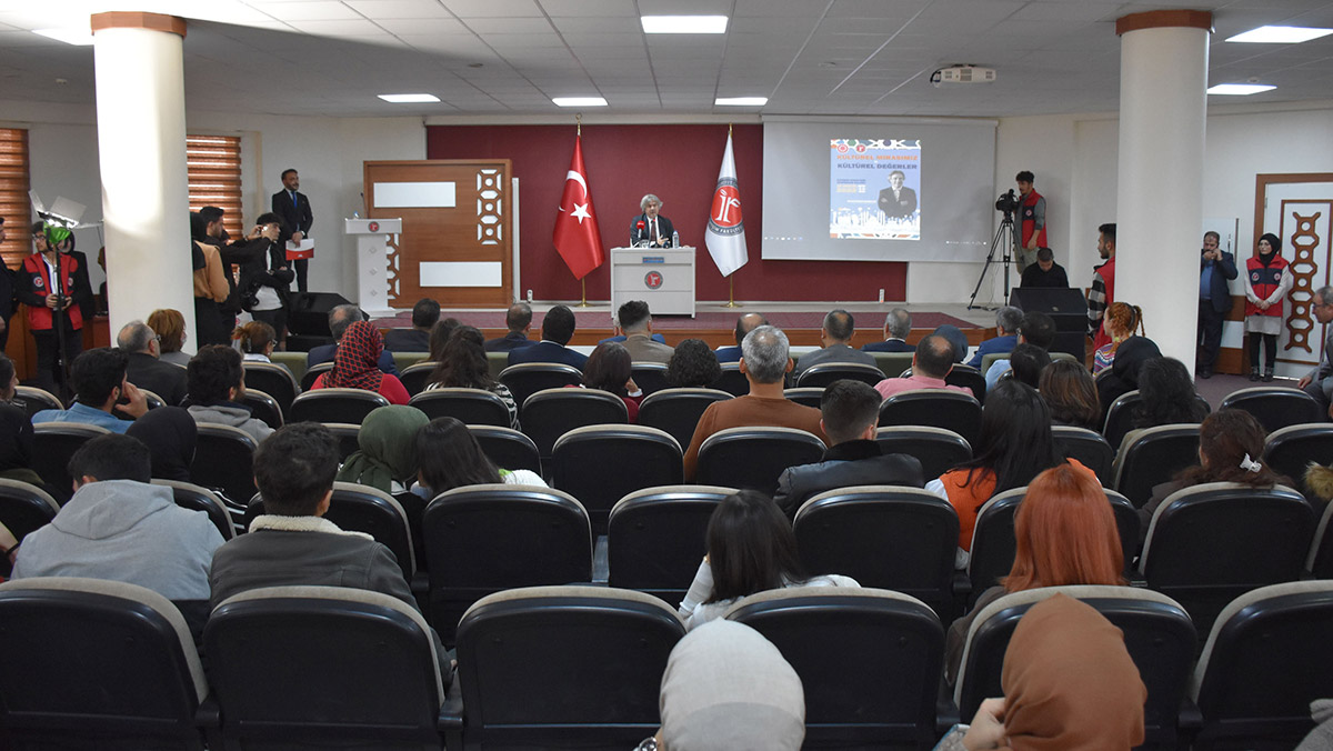 Kız Kulesi'nde gayet iyi bir restorasyon oluyor