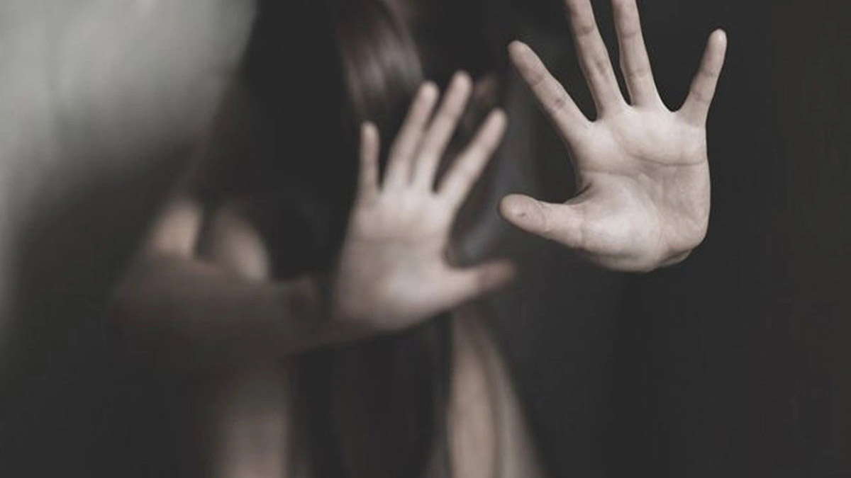 Kız ve erkek kardeşine cinsel istismarda bulundu