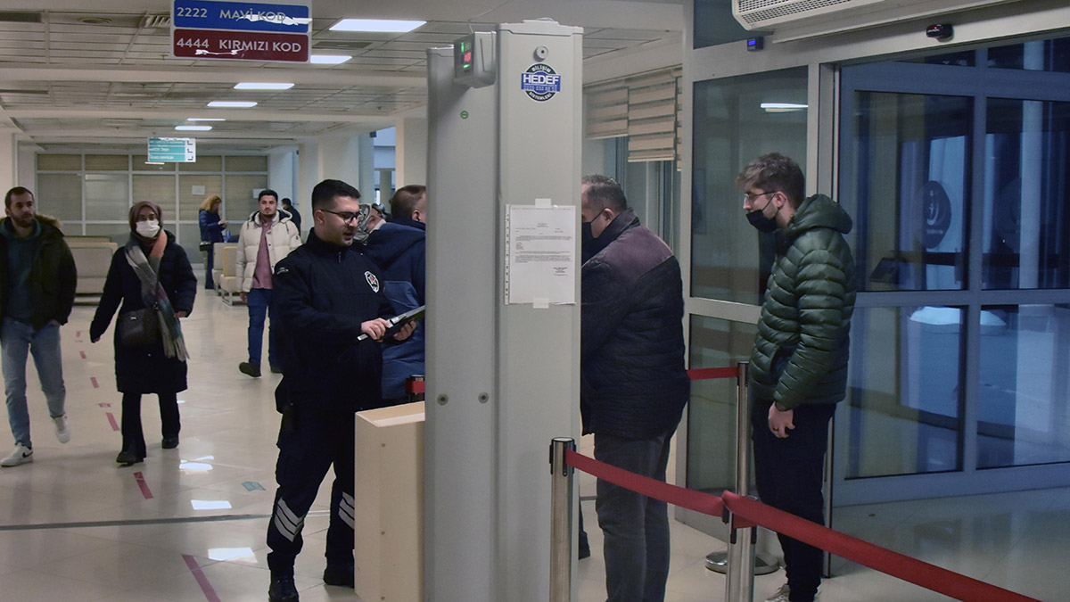 Konya'da devlet hastanelerine X-Ray cihazı kuruldu