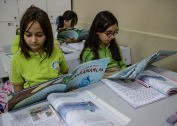 MEB'ten 'Geleceği Koruyan Kahramanlar' kitabı