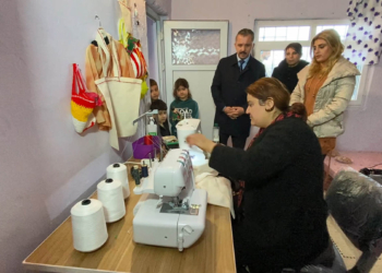 'Mahallemin Terzisi' projesiyle 6 kadına atölye