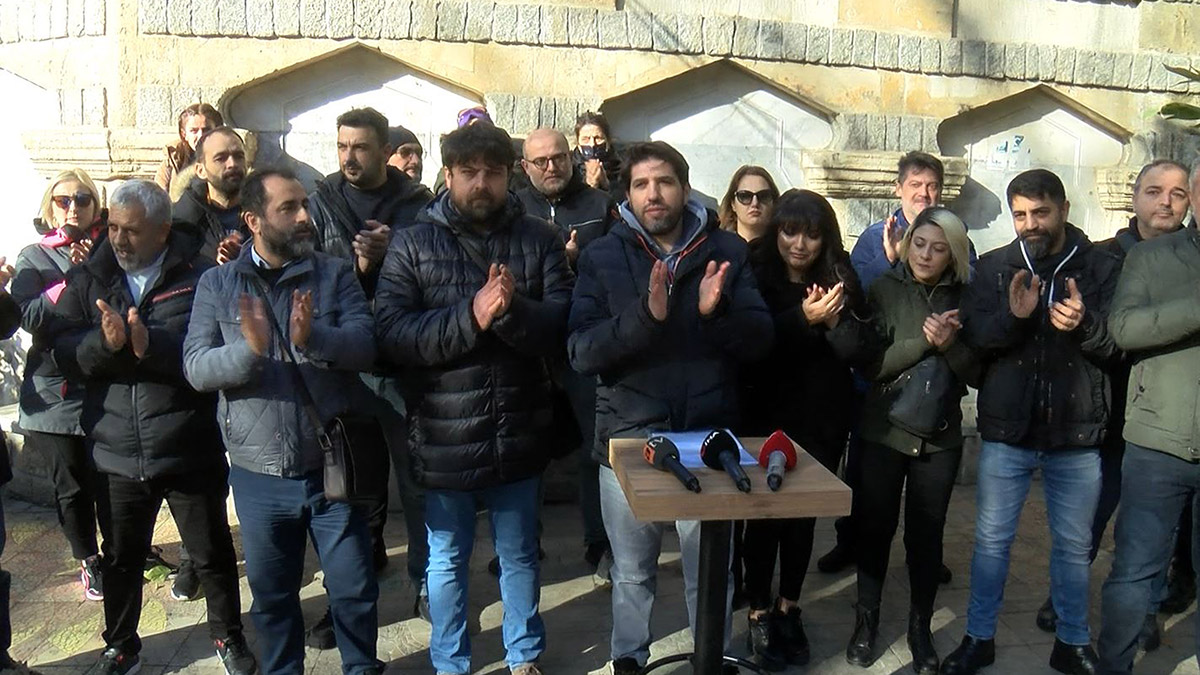 Maltepe'de kadın kuaförlerinden pazar günü eylemi