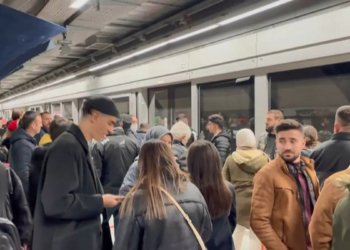 Metro Hattı'nda arıza yoğunluğa neden oldu