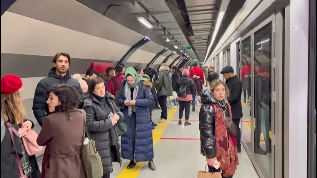 Metro hattinda ariza yogunluga neden oldul - yaşam - haberton