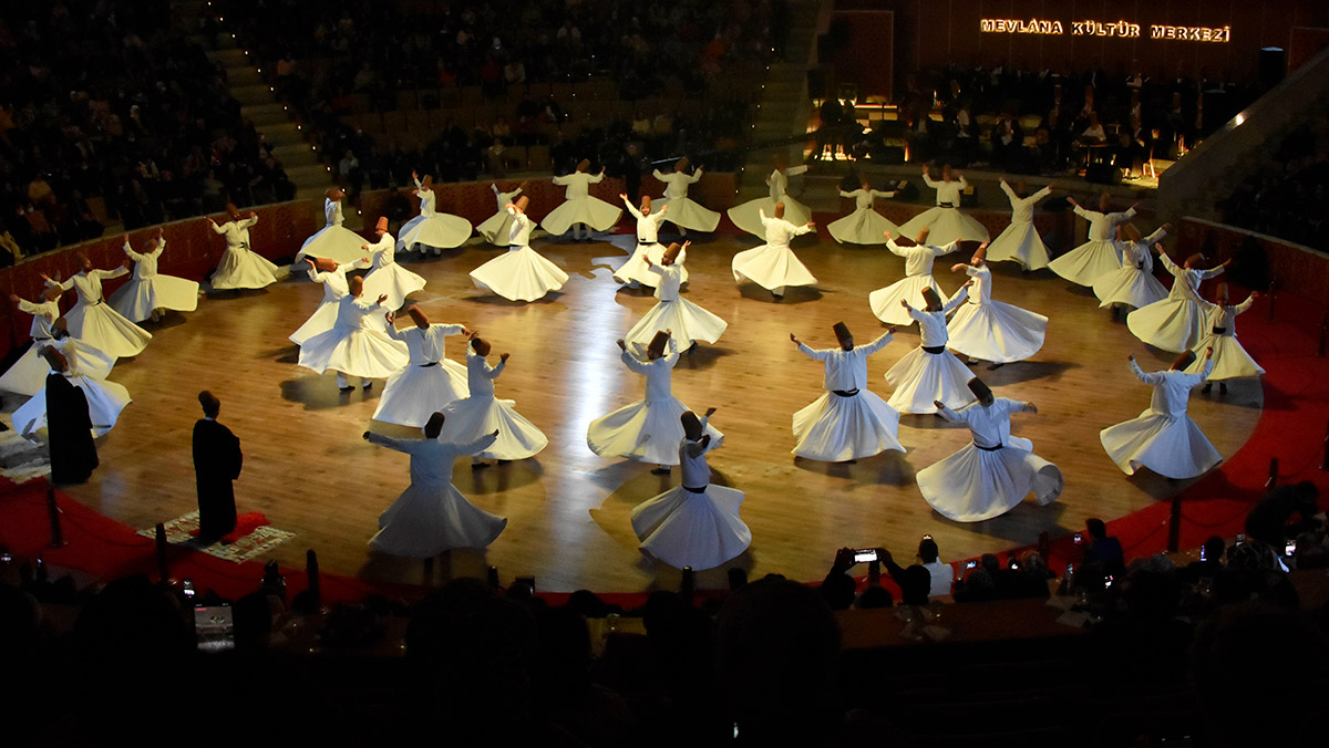 Mevlana'yı anma törenlerine yoğun ilgi