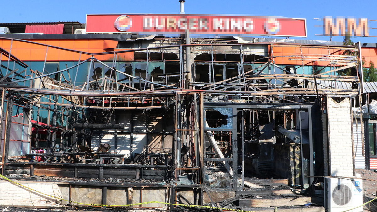 Meyhanede meşaleden çıkan yangın, 3 iş yerini yaktı
