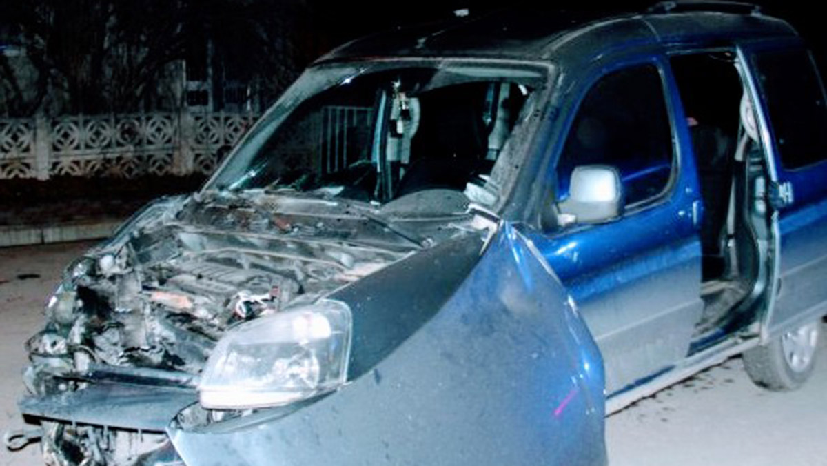 Minibüs ile hafif ticari araç çarpıştı: 7 yaralı