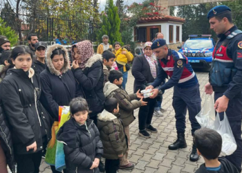 Muğla'da 3 araçta 144 kaçak göçmen yakalandı