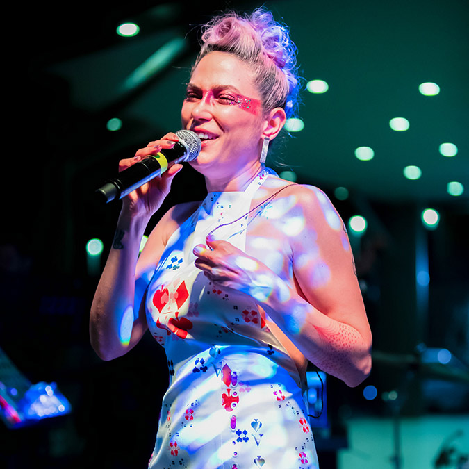 Müjde Kızılkan Erşan Kuneri ile milyonlara ulaştı