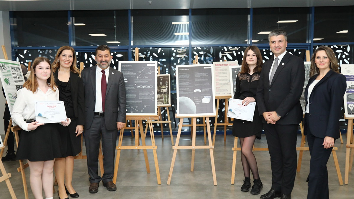 Öğrencilerin 'Götür Beni Ay’a' projesine ödül