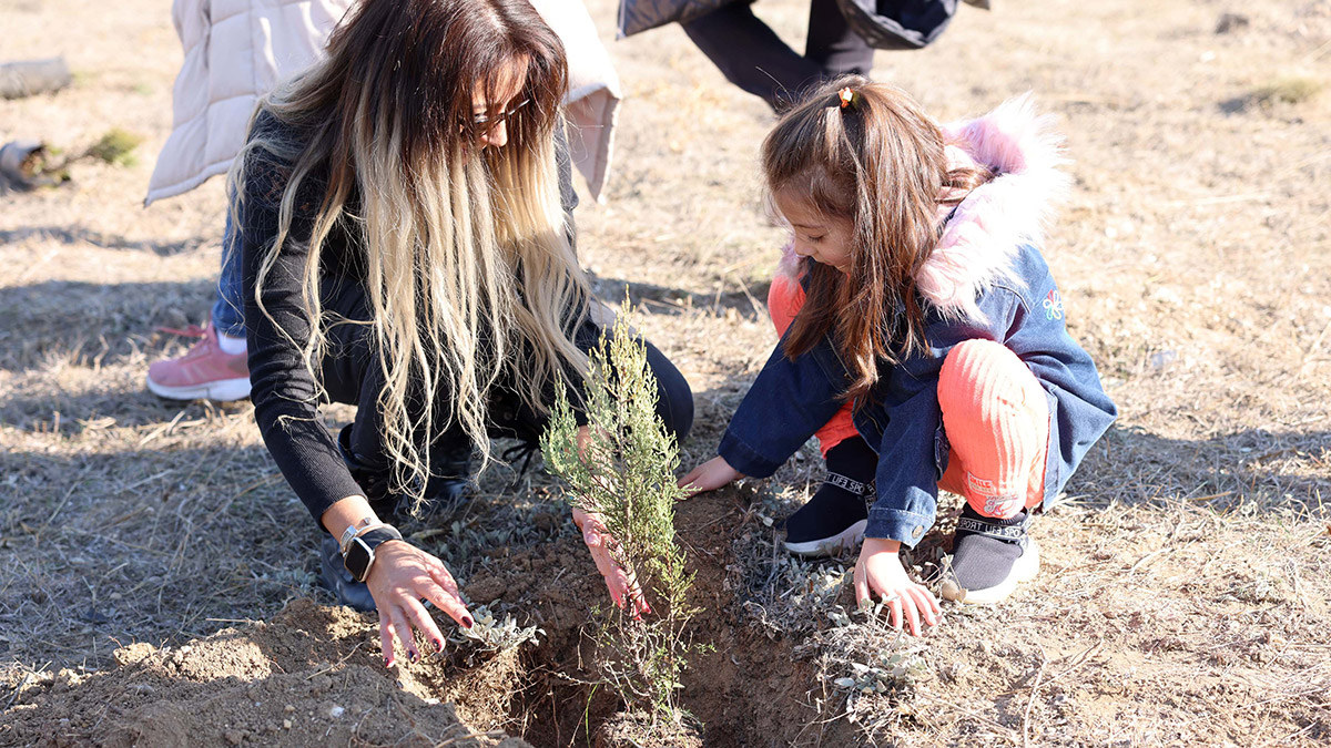 Çankaya Belediyesi, sahne aldığı eğlence mekanında istek parçayı çalmadığı gerekçesiyle öldürülen Ankaralı müzisyen Onur Şener'in adını yeni yaptığı parkında yaşatma kararı aldı. 