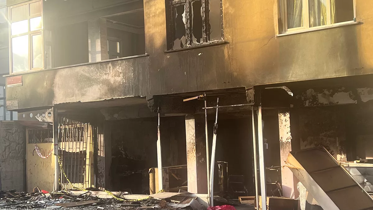 Pendik'te yanan mobilya mağazası kundaklanmış