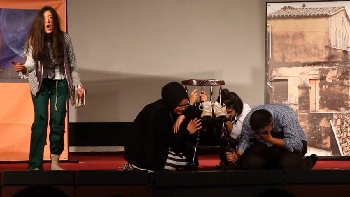 Polislerden 'Boş Sandalye' isimli tiyatro oyunu