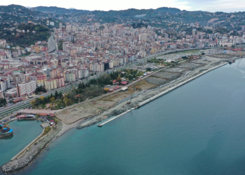 Rize'de millet bahçesi için deniz dolgusu yapılıyor