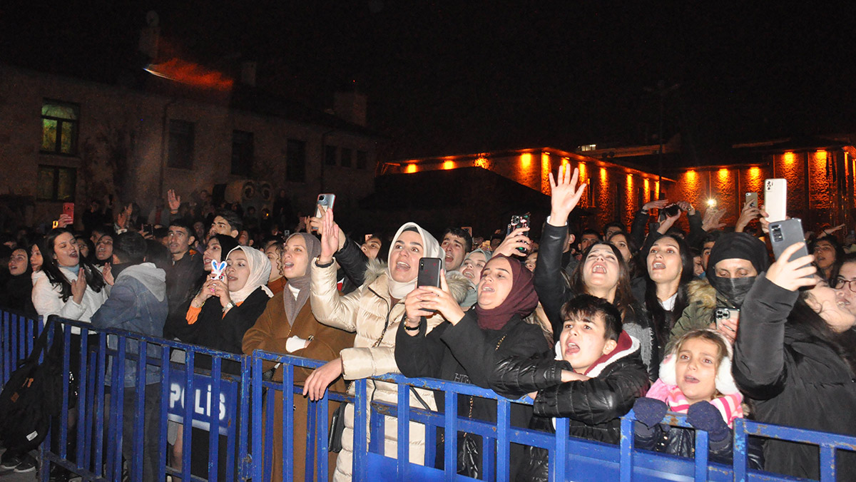 SMA'lı Yunus’a konserli destek